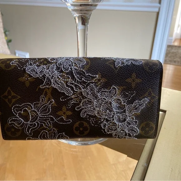 Louis Vuitton Monogram Dentelle Wallet